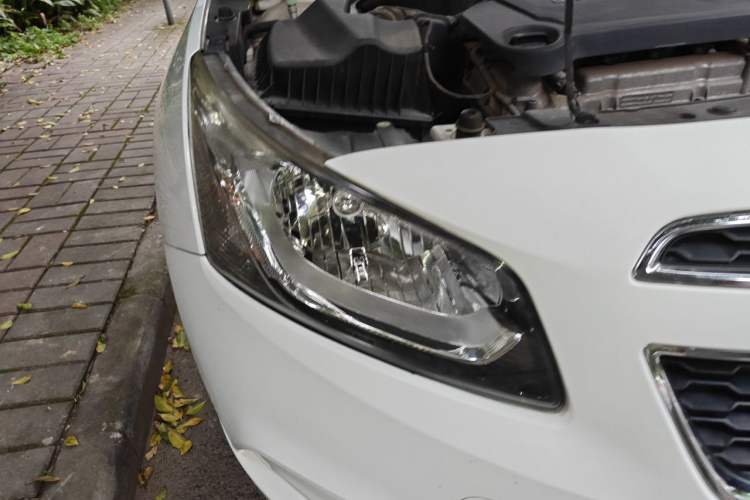 Used Chevrolet Cruze 2015 1.5L Classic SE MT Right Front Headlight