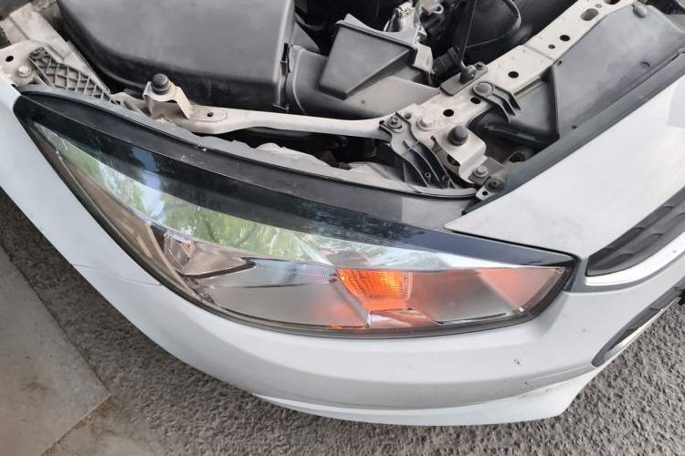 Used Chevrolet Cruze 2015 1.5L Automatic Fashion Navigation Edition Right Front Headlight