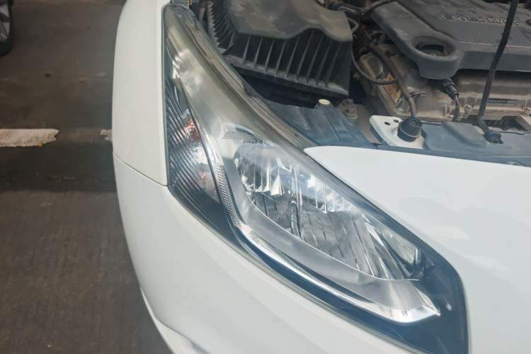 Used Chevrolet Cruze 2015 1.5L Classic SL MT Right Front Headlight