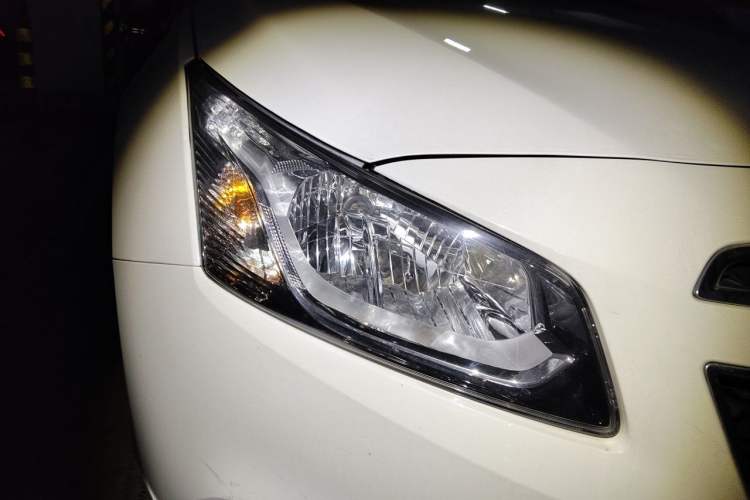 Used Chevrolet Cruze 2015 1.5L Classic SL MT Right Front Headlight
