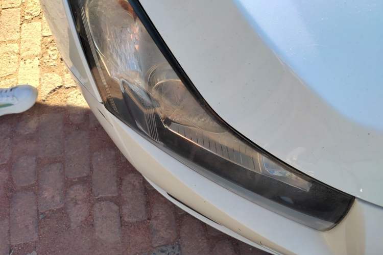 Used Chevrolet Cruze 2015 Hatchback 1.6L Automatic Comfort Edition Right Front Headlight