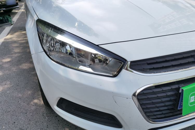 Used Chevrolet Cruze 2015 1.5L Automatic Fashion Navigation Edition Right Front Headlight