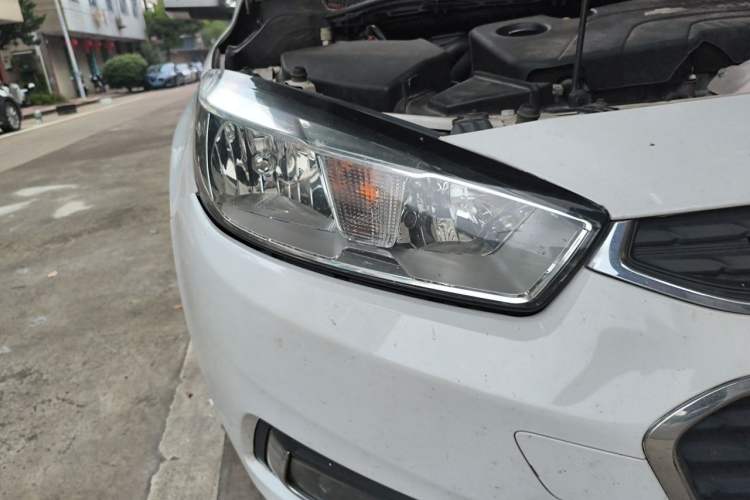 Used Chevrolet Cruze 2015 1.5L Automatic Luxury Edition Right Front Headlight