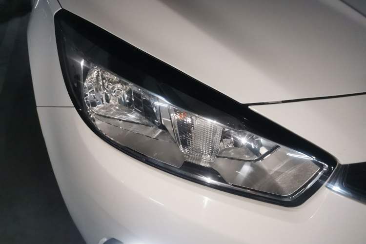 Used Chevrolet Cruze 2015 1.4T Manual Elite Edition Right Front Headlight