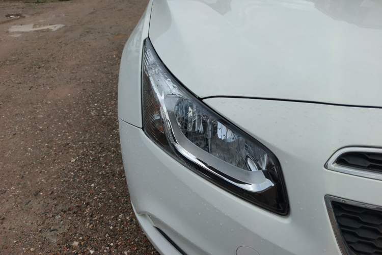 Used Chevrolet Cruze 2015 1.5L Classic SL MT Right Front Headlight