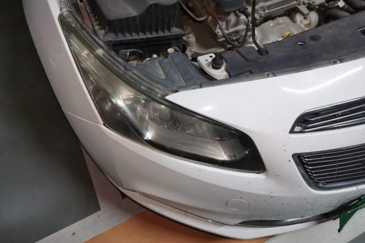 Used Chevrolet Cruze 2015 1.5L Classic SE MT Right Front Headlight