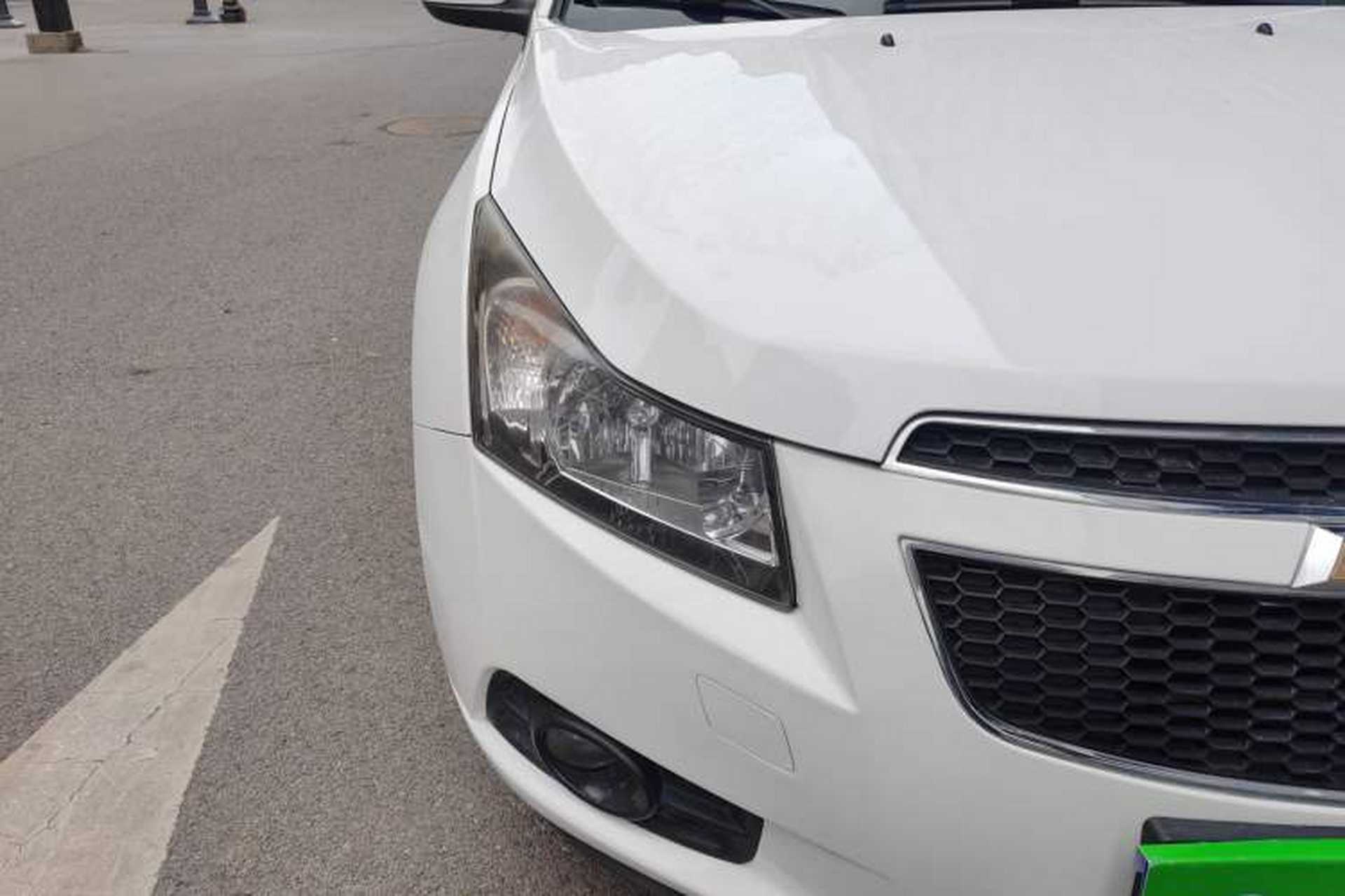 Used Chevrolet Cruze 2015 Hatchback 1.6L Automatic Comfort Edition Right Front Headlight