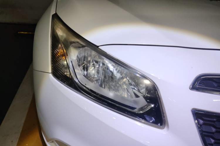 Used Chevrolet Cruze 2015 1.5L Classic SE MT Right Front Headlight