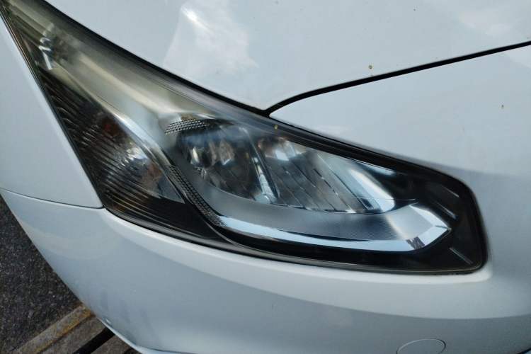Used Chevrolet Cruze 2015 1.5L Classic SE MT Right Front Headlight