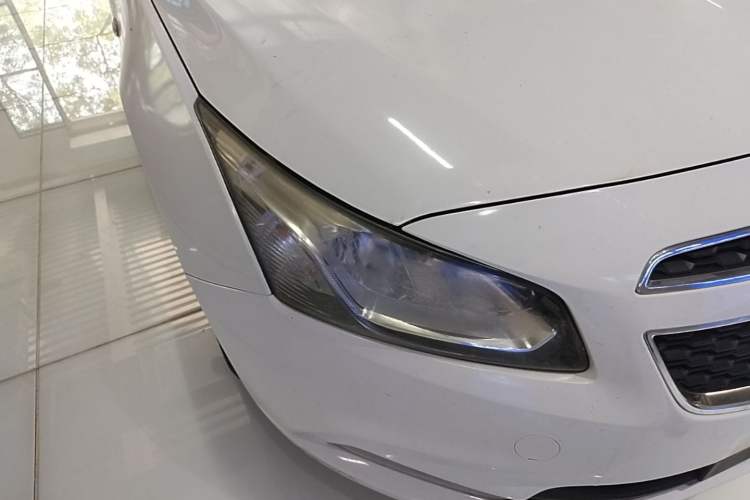 Used Chevrolet Cruze 2015 1.5L Classic SE MT Right Front Headlight