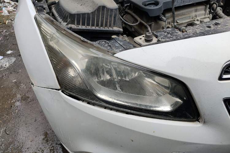 Used Chevrolet Cruze 2015 1.5L Classic SE MT Right Front Headlight