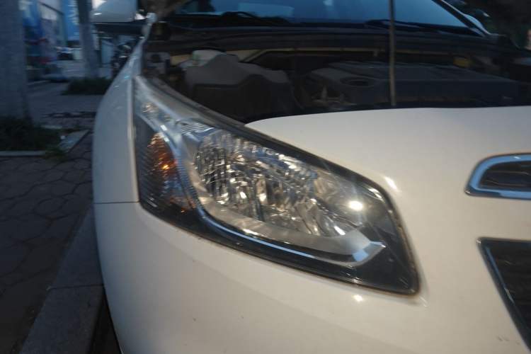 Used Chevrolet Cruze 2015 1.5L Classic SL MT Right Front Headlight