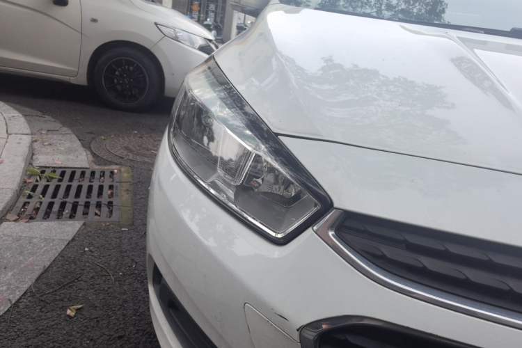 Used Chevrolet Cruze 2015 1.5L Automatic Fashion Navigation Edition Right Front Headlight