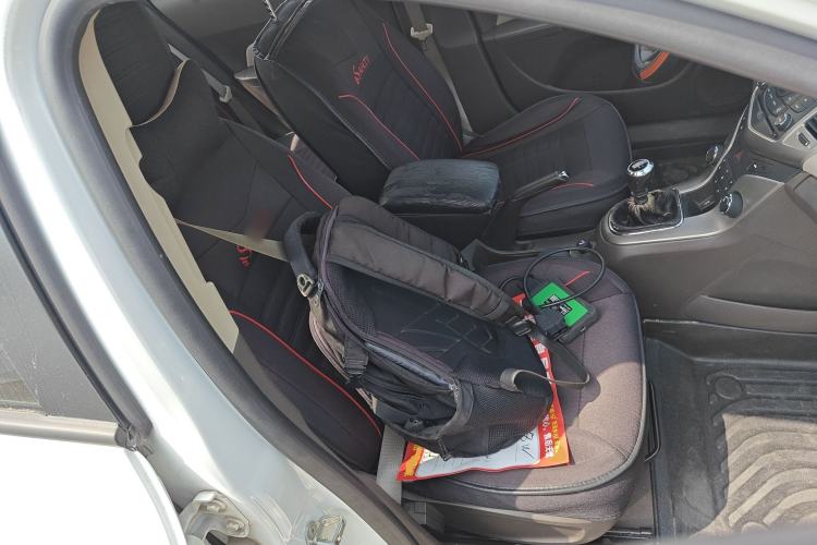Used Chevrolet Cruze 2015 1.5L Classic SL MT Right Front Seat