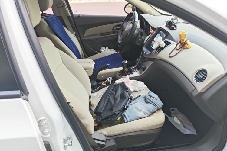 Used Chevrolet Cruze 2015 1.5L Classic SL MT Right Front Seat