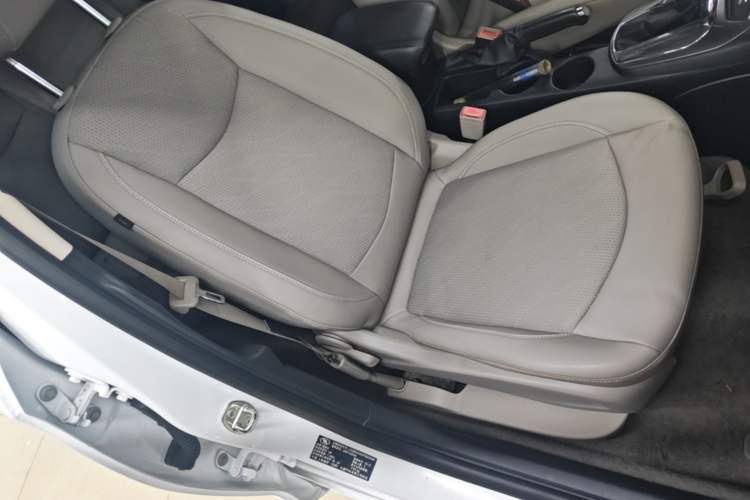 Used Chevrolet Cruze 2015 1.5L Automatic Luxury Edition Right Front Seat