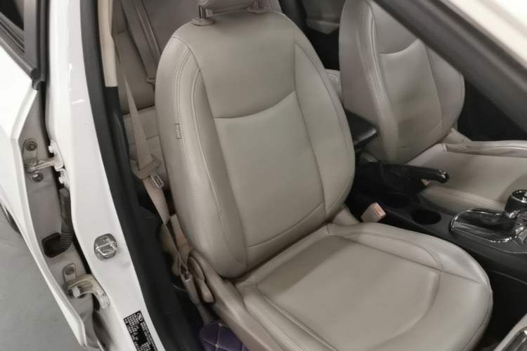 Used Chevrolet Cruze 2015 1.5L Automatic Luxury Edition Right Front Seat