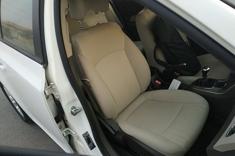 Used Chevrolet Cruze 2015 1.5L Classic SL MT Right Front Seat
