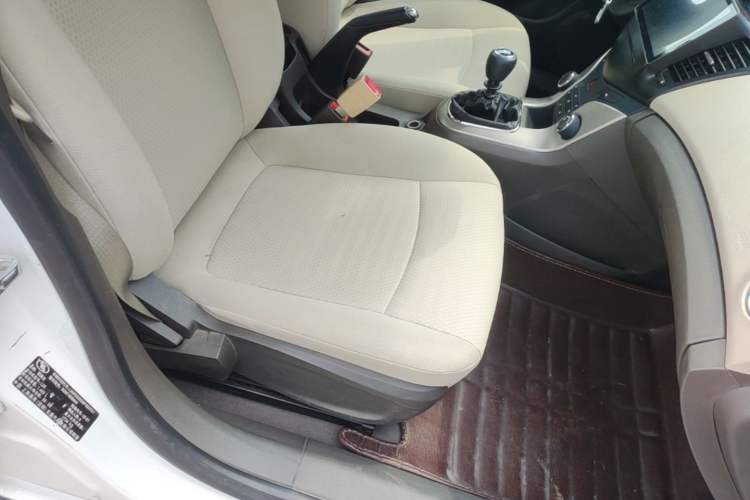 Used Chevrolet Cruze 2015 1.5L Classic SL MT Right Front Seat