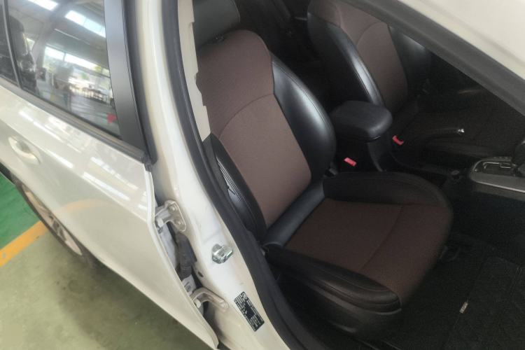 Used Chevrolet Cruze 2015 Hatchback 1.6L Automatic Comfort Edition Right Front Seat