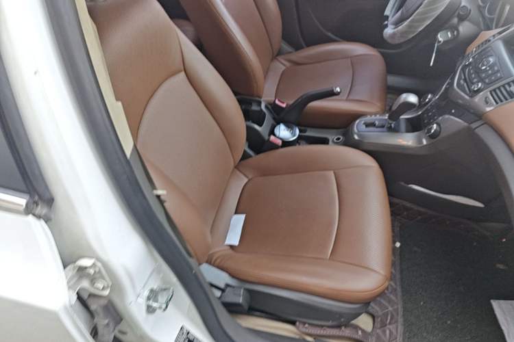 Used Chevrolet Cruze 2015 1.5L Classic SE AT Right Front Seat