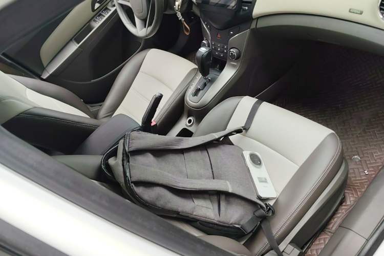 Used Chevrolet Cruze 2015 1.5L Classic SE AT Right Front Seat