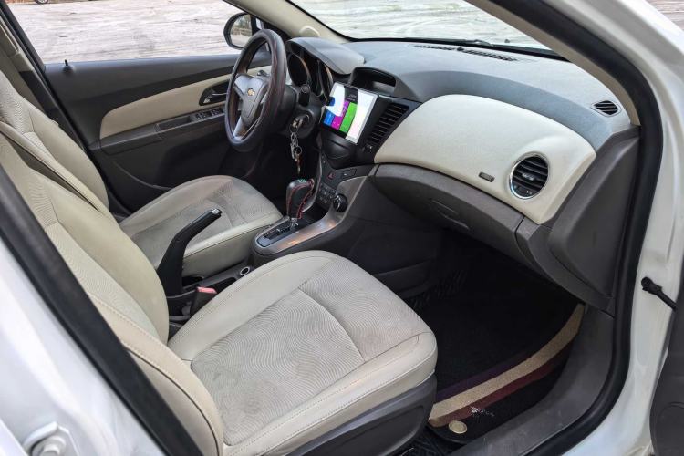 Used Chevrolet Cruze 2015 1.5L Classic SE AT Right Front Seat