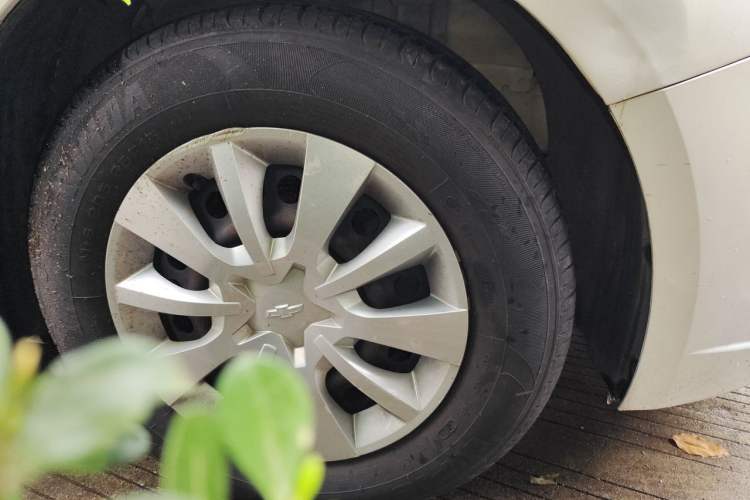 Used Chevrolet Cruze 2015 1.5L Classic SL MT Right Front Wheel Hub