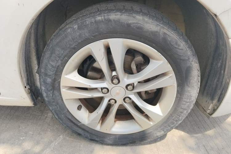 Used Chevrolet Cruze 2015 1.5L Classic SE AT Right Front Wheel Hub