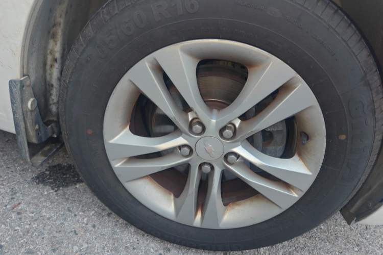 Used Chevrolet Cruze 2015 1.5L Classic SE AT Right Front Wheel Hub