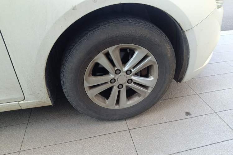 Used Chevrolet Cruze 2015 1.5L Classic SL MT Right Front Wheel Hub