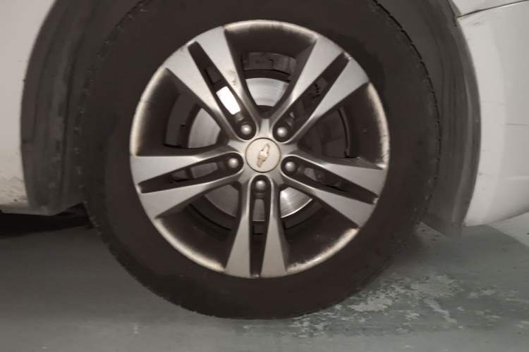 Used Chevrolet Cruze 2015 1.5L Classic SE MT Right Front Wheel Hub