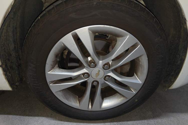 Used Chevrolet Cruze 2015 1.5L Classic SE AT Right Front Wheel Hub