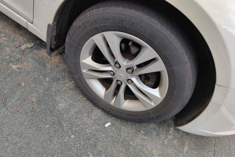 Used Chevrolet Cruze 2015 1.5L Classic SE MT Right Front Wheel Hub