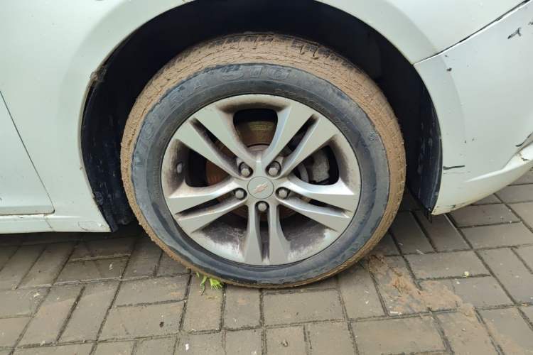 Used Chevrolet Cruze 2015 1.5L Classic SE MT Right Front Wheel Hub