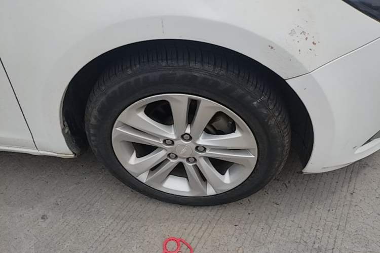 Used Chevrolet Cruze 2015 1.5L Automatic Luxury Edition Right Front Wheel Hub