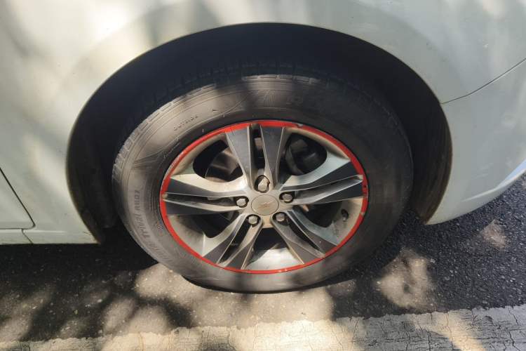 Used Chevrolet Cruze 2015 1.5L Classic SE MT Right Front Wheel Hub