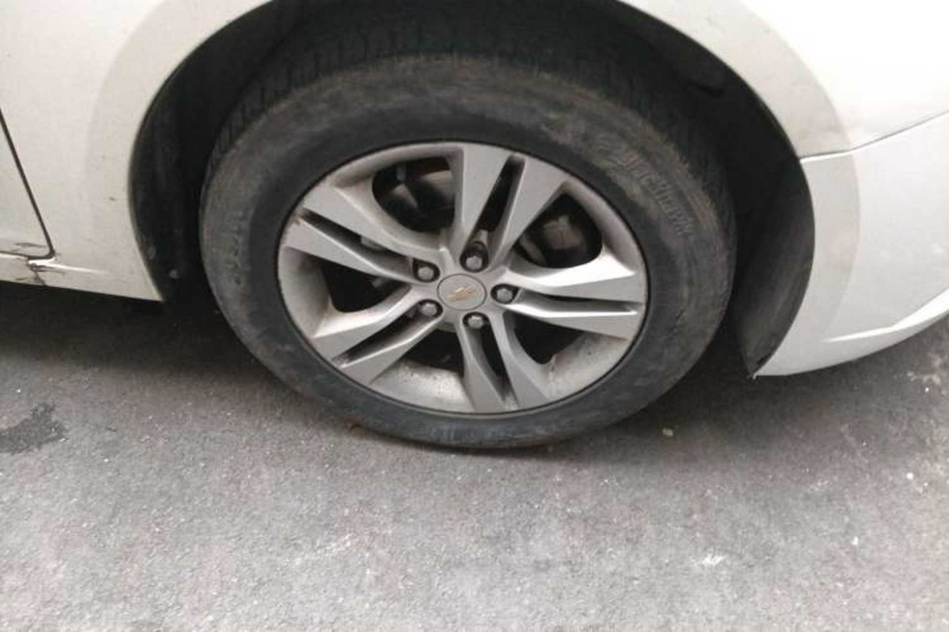 Used Chevrolet Cruze 2015 1.5L Classic SE AT Right Front Wheel Hub