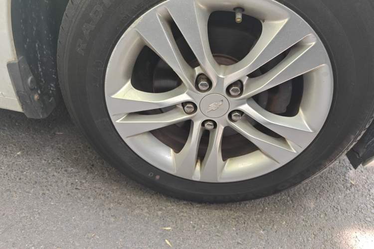 Used Chevrolet Cruze 2015 1.5L Classic SE MT Right Front Wheel Hub