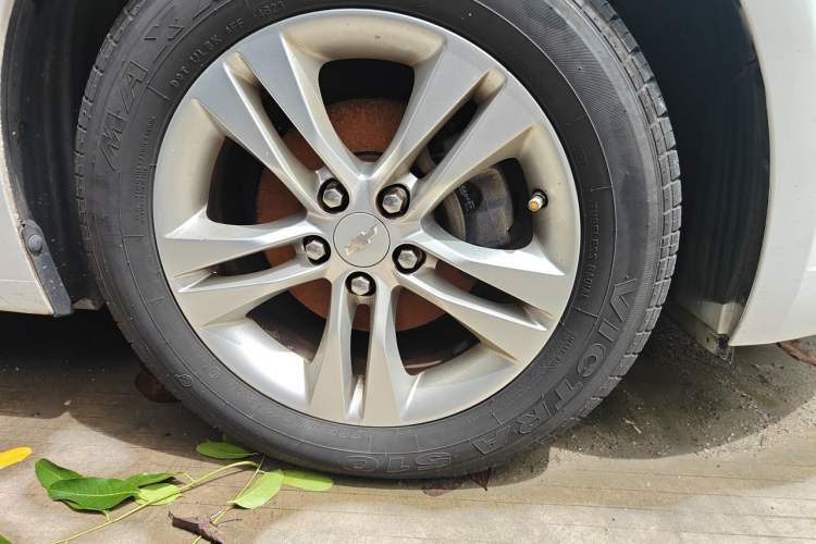 Used Chevrolet Cruze 2015 1.5L Classic SE AT Right Front Wheel Hub