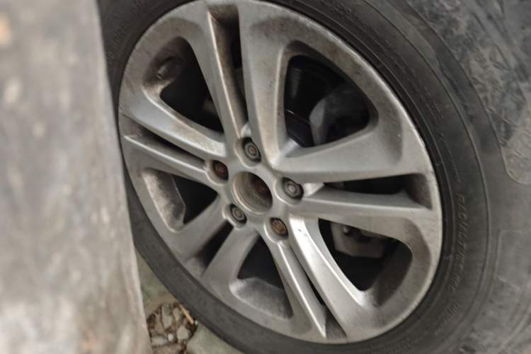 Used Chevrolet Cruze 2015 1.5L Classic SL MT Right Front Wheel Hub