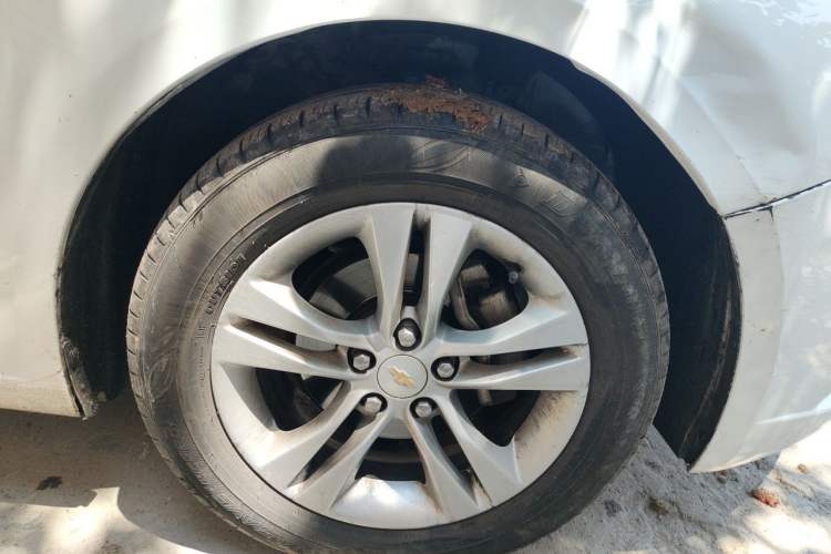 Used Chevrolet Cruze 2015 1.5L Classic SE MT Right Front Wheel Hub