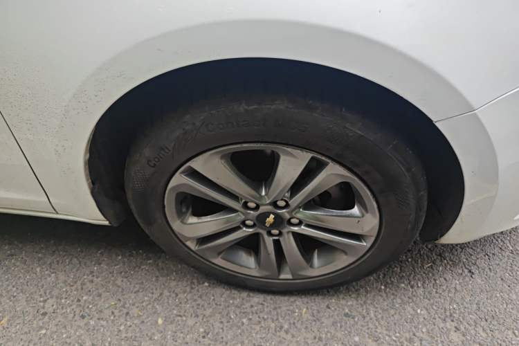 Used Chevrolet Cruze 2015 1.4T DCG Luxury Edition Right Front Wheel Hub