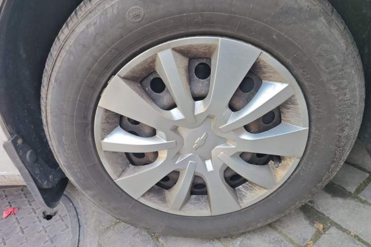 Used Chevrolet Cruze 2015 1.5L Classic SL MT Right Front Wheel Hub
