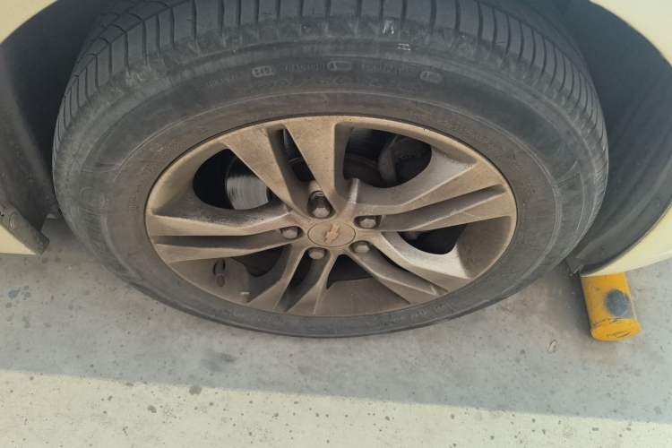 Used Chevrolet Cruze 2015 1.5L Classic SE MT Right Front Wheel Hub