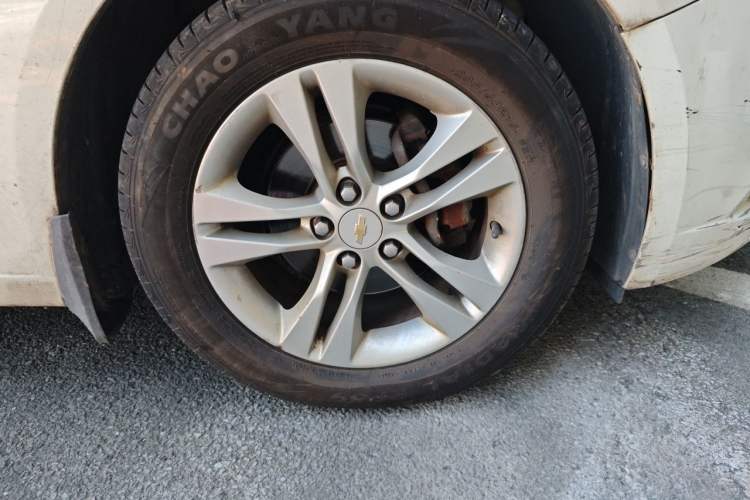 Used Chevrolet Cruze 2015 1.5L Classic SE MT Right Front Wheel Hub