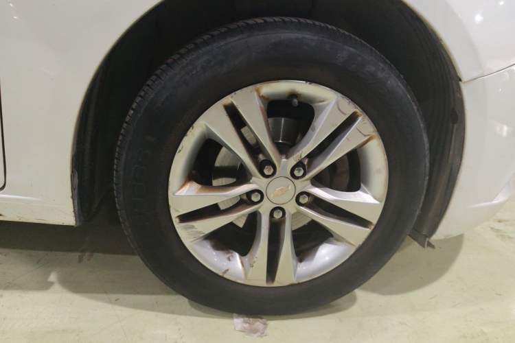 Used Chevrolet Cruze 2015 1.5L Classic SE AT Right Front Wheel Hub