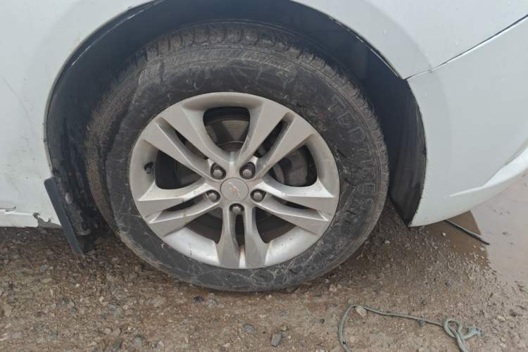 Used Chevrolet Cruze 2015 1.5L Classic SE AT Right Front Wheel Hub