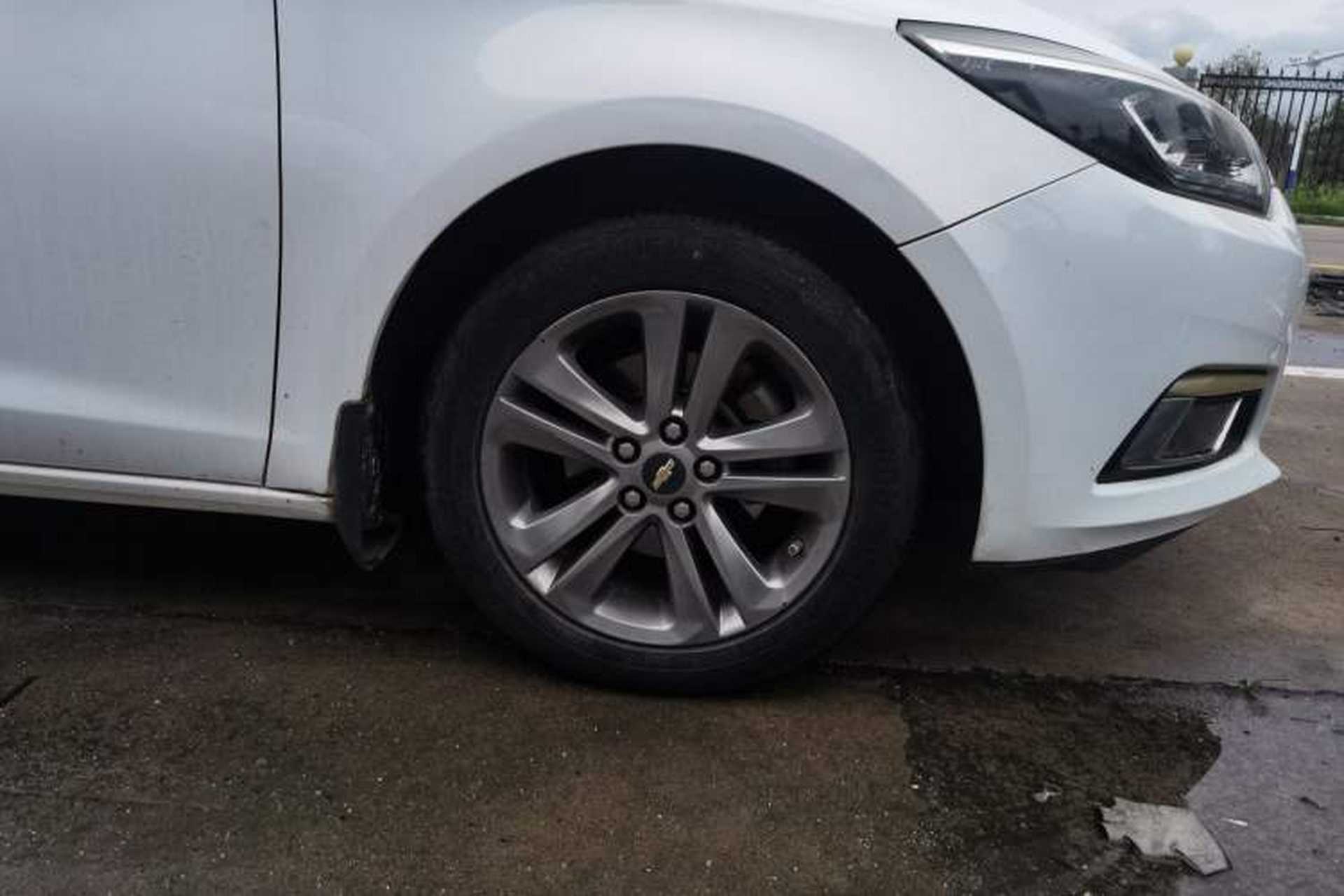 Used Chevrolet Cruze 2015 1.4T DCG Luxury Edition Right Front Wheel Hub