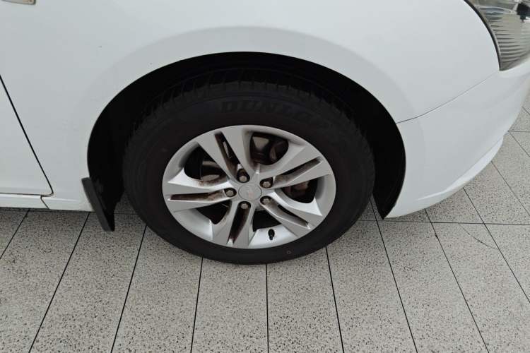 Used Chevrolet Cruze 2015 1.5L Classic SE AT Right Front Wheel Hub